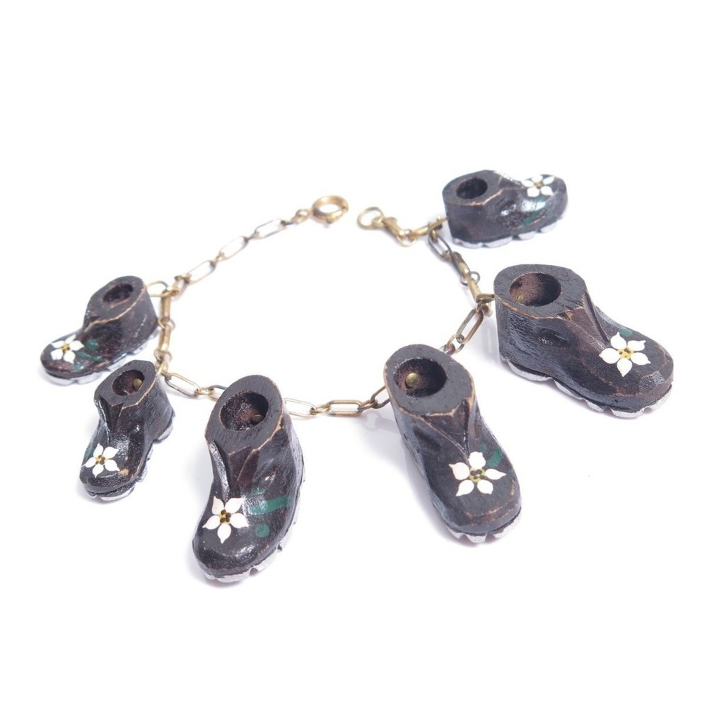 CIRCA 1930'S-40'S VINTAGE BRASS BRACELET WITH‎ WOODEN SHOE CHARMS*A824